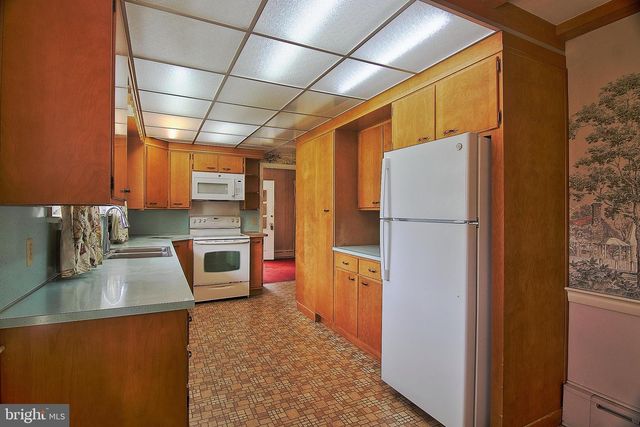 738 WHITE PINE LN, Pottstown, PA 19464