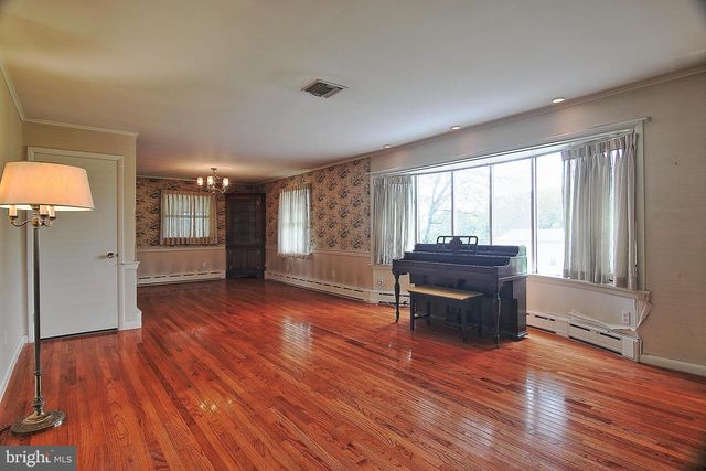 738 WHITE PINE LN, Pottstown, PA 19464