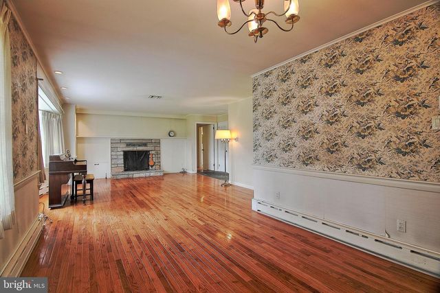 738 WHITE PINE LN, Pottstown, PA 19464