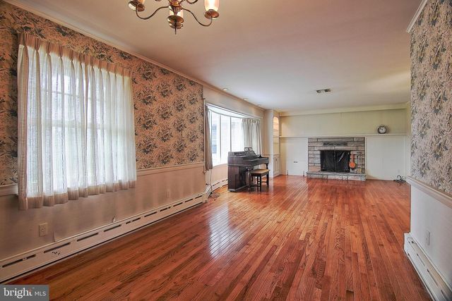 738 WHITE PINE LN, Pottstown, PA 19464