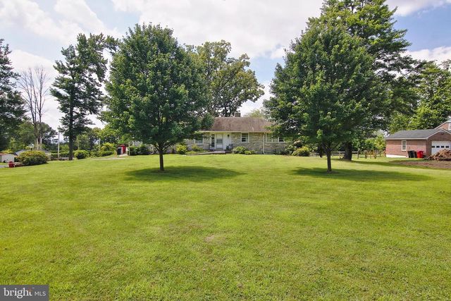 738 WHITE PINE LN, Pottstown, PA 19464