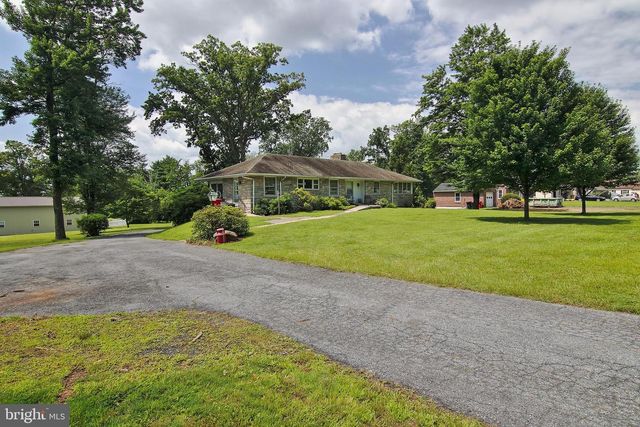 738 WHITE PINE LN, Pottstown, PA 19464