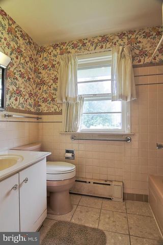 738 WHITE PINE LN, Pottstown, PA 19464