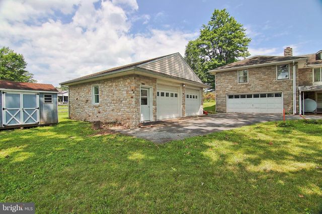 738 WHITE PINE LN, Pottstown, PA 19464