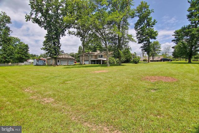 738 WHITE PINE LN, Pottstown, PA 19464