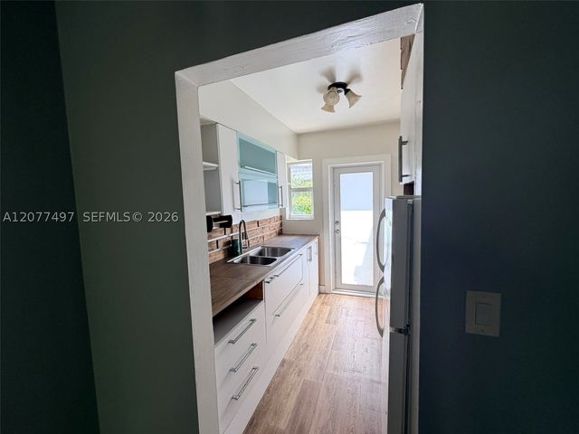 1140 98th St D, Bay Harbor Islands, FL 33154