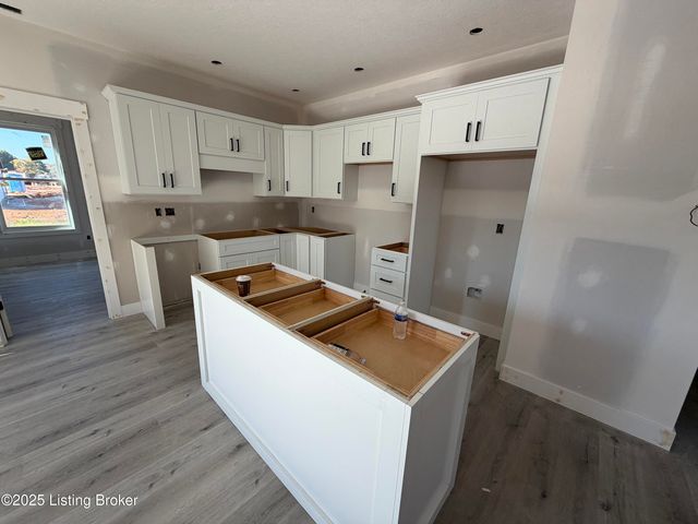 10 Betty Boyd Ln, Brandenburg, KY 40108