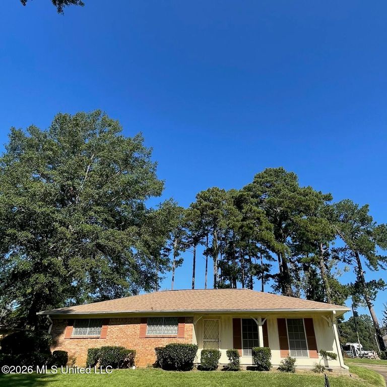 125 Wingfield Court, Jackson, MS 39204