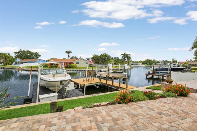 5036 DOVER STREET NE, St Petersburg, FL 33703