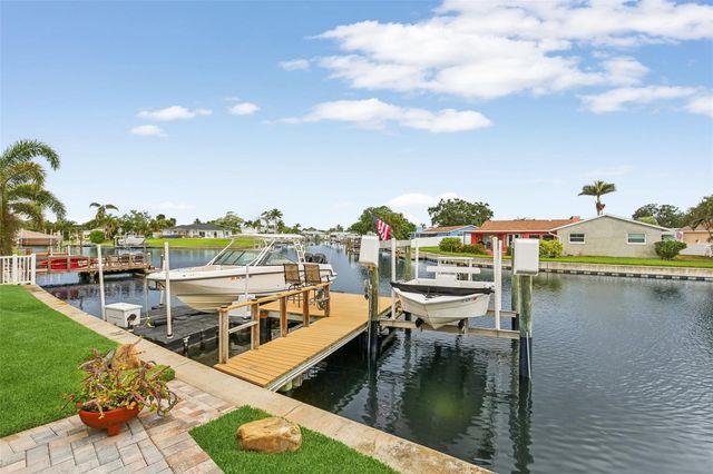 5036 DOVER STREET NE, St Petersburg, FL 33703