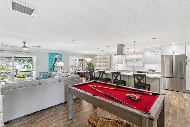 5036 DOVER STREET NE, St Petersburg, FL 33703