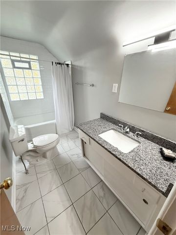 2379 Charney Road, University Heights, OH 44118