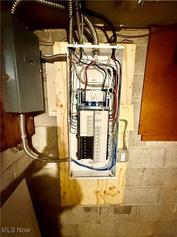 2379 Charney Road, University Heights, OH 44118