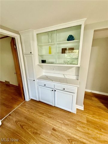 2379 Charney Road, University Heights, OH 44118