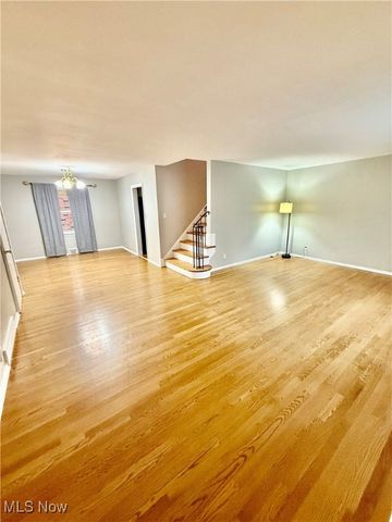 2379 Charney Road, University Heights, OH 44118