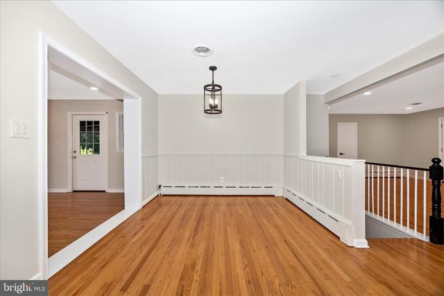 16215 REDLAND RD, Rockville, MD 20855