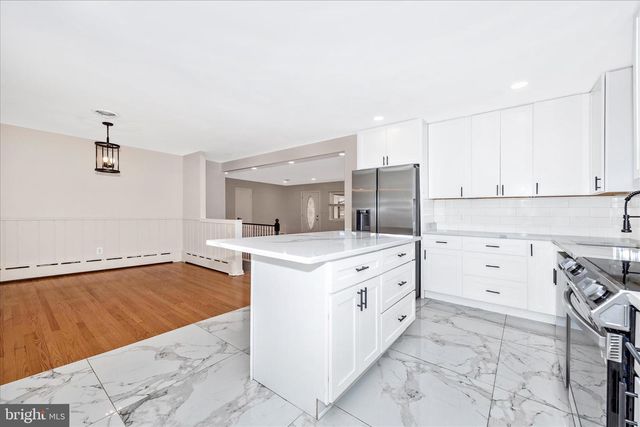 16215 REDLAND RD, Rockville, MD 20855