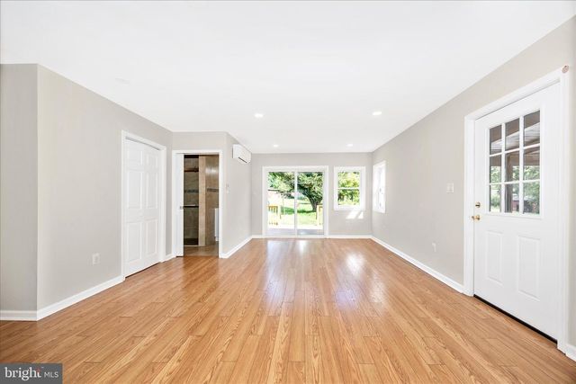 16215 REDLAND RD, Rockville, MD 20855