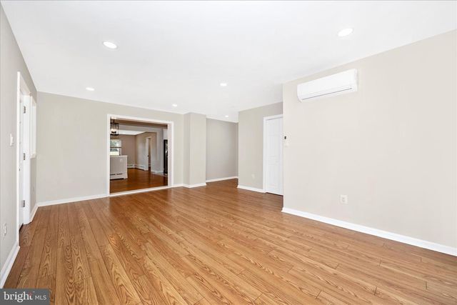 16215 REDLAND RD, Rockville, MD 20855