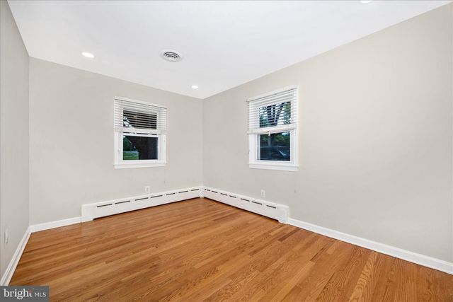 16215 REDLAND RD, Rockville, MD 20855