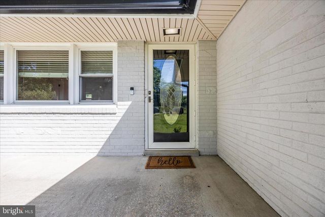 16215 REDLAND RD, Rockville, MD 20855