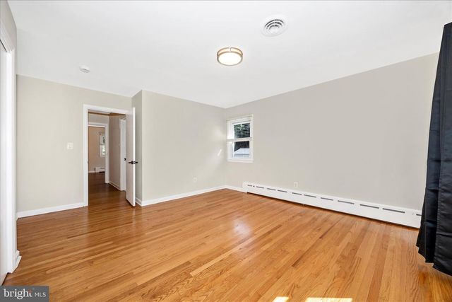 16215 REDLAND RD, Rockville, MD 20855