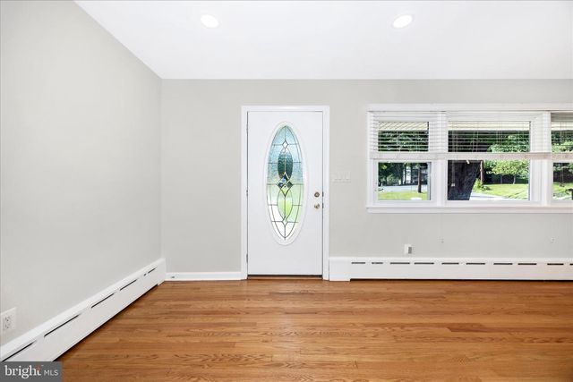 16215 REDLAND RD, Rockville, MD 20855