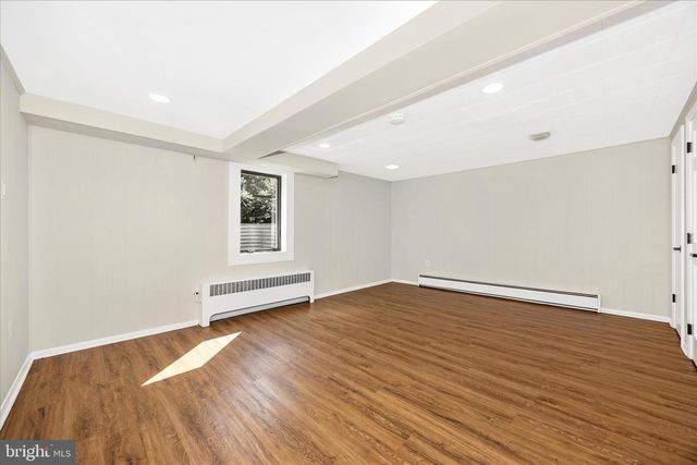 16215 REDLAND RD, Rockville, MD 20855