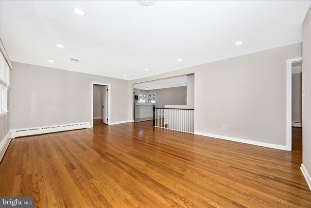 16215 REDLAND RD, Rockville, MD 20855