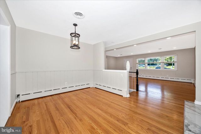 16215 REDLAND RD, Rockville, MD 20855