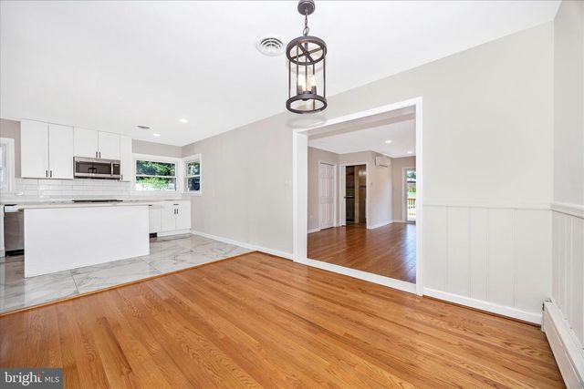 16215 REDLAND RD, Rockville, MD 20855