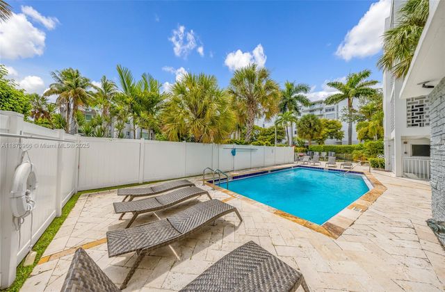 10001 W Bay Harbor Dr 404, Bay Harbor Islands, FL 33154