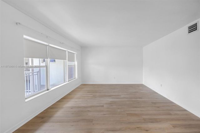 10001 W Bay Harbor Dr 404, Bay Harbor Islands, FL 33154