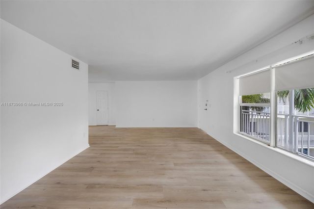 10001 W Bay Harbor Dr 404, Bay Harbor Islands, FL 33154