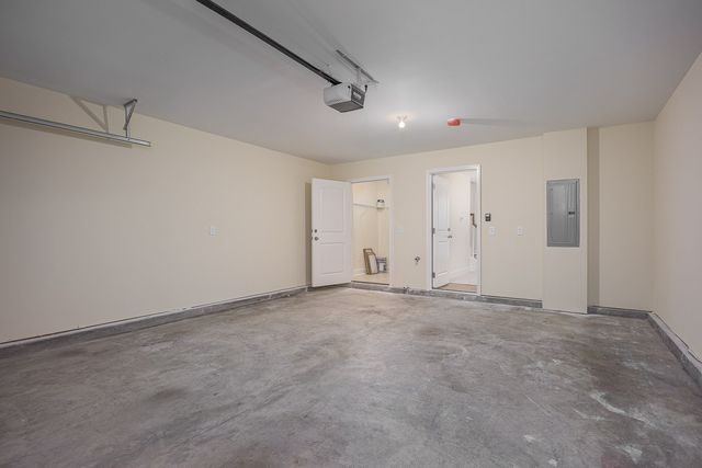 8222 Lenox Creekside Dr, Antioch, TN 37013