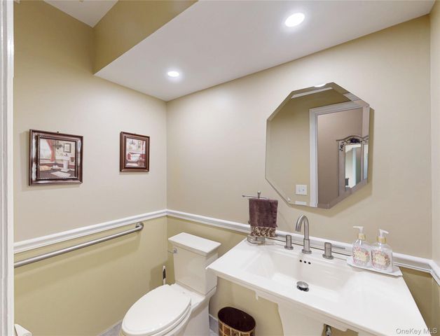 29 Deer Crossing Drive, Fishkill, NY 12524