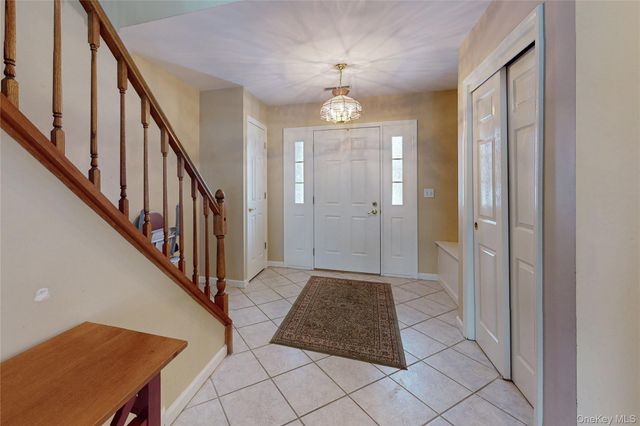 29 Deer Crossing Drive, Fishkill, NY 12524