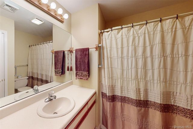 29 Deer Crossing Drive, Fishkill, NY 12524