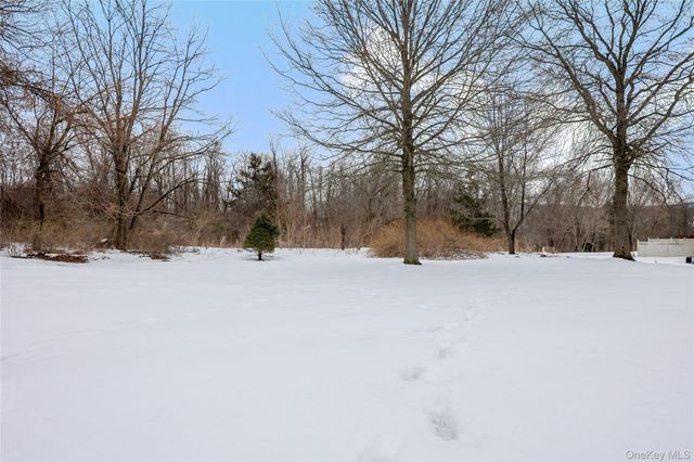 29 Deer Crossing Drive, Fishkill, NY 12524