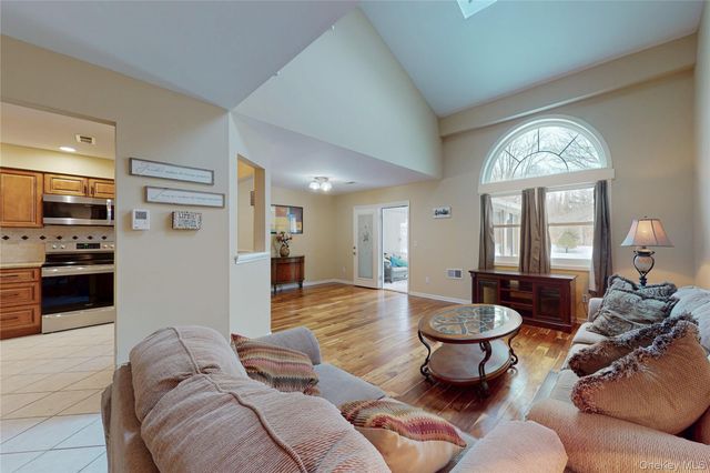 29 Deer Crossing Drive, Fishkill, NY 12524