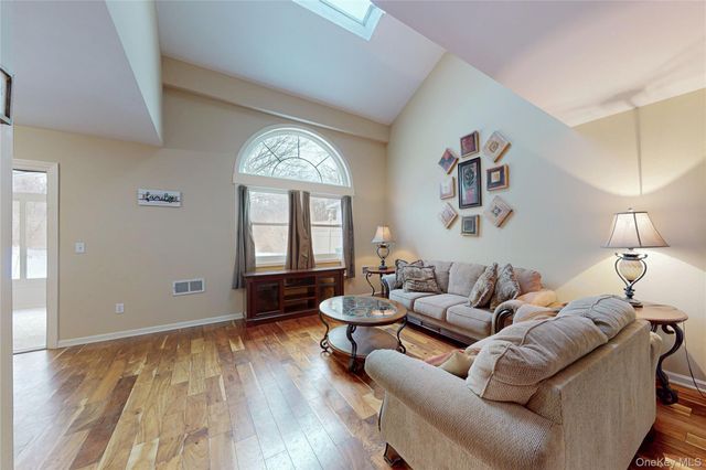 29 Deer Crossing Drive, Fishkill, NY 12524