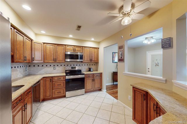 29 Deer Crossing Drive, Fishkill, NY 12524