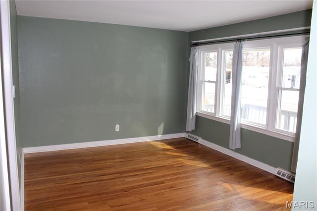 4207 Saint Linus Lane, St Ann, MO 63074