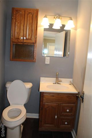 4207 Saint Linus Lane, St Ann, MO 63074