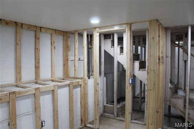 4207 Saint Linus Lane, St Ann, MO 63074