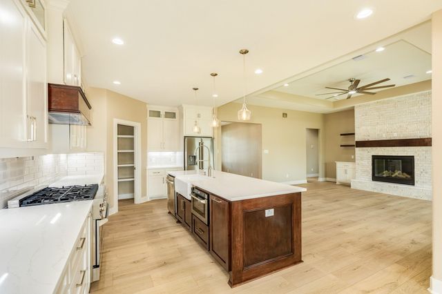 33627 Blue Marlin, Richwood, TX 77531