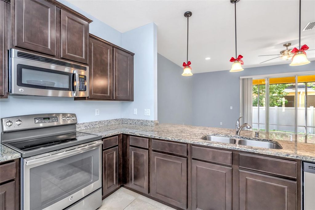 Image 15 of property listing at 13937 SNAPPER FIN LANE, Tampa, FL 33637