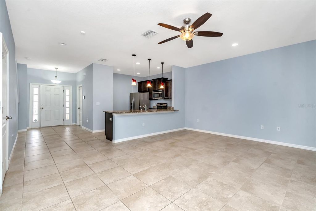 Image 19 of property listing at 13937 SNAPPER FIN LANE, Tampa, FL 33637