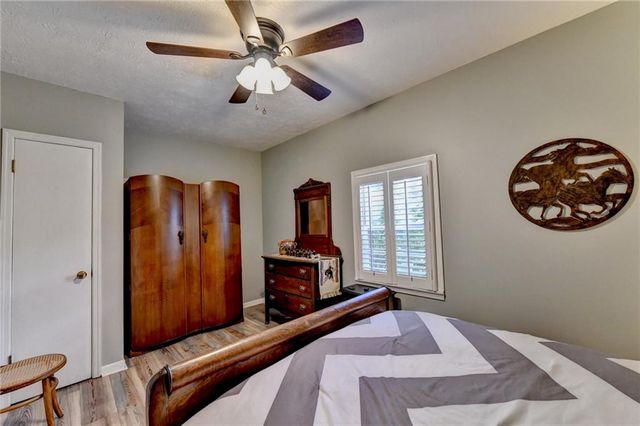 1889 Ridgedale Drive, Snellville, GA 30078
