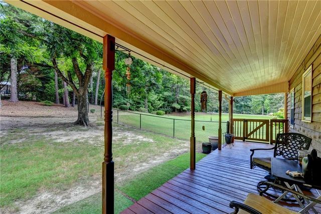 1889 Ridgedale Drive, Snellville, GA 30078